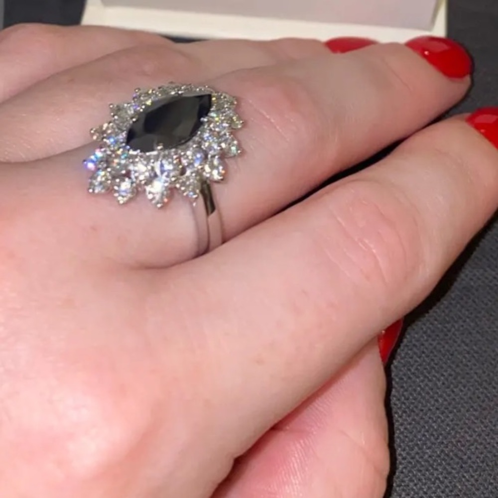 Black marquise lab made statement/engagement ring - Picture 7 of 12
